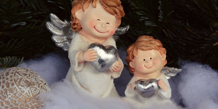 1332x850 Wallpaper snow, decoration, branches, smile, holiday, toys, two