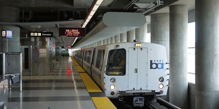 1024x768 File:Exterior of BART C train.jpg - Wikimedia Commons