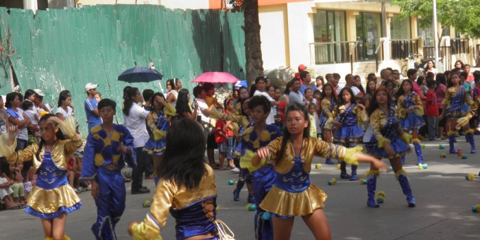 1600x1200 noel autor: Fiesta Celebration in the Philippines