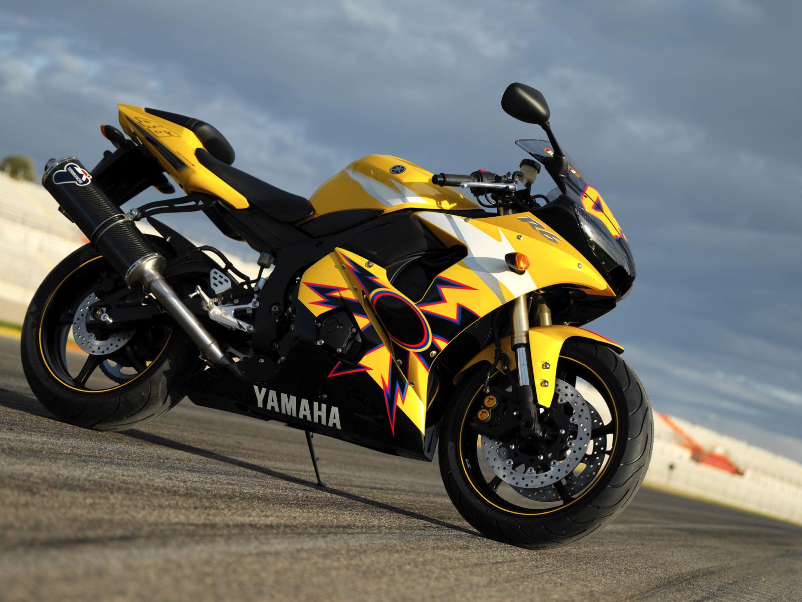 1600x1200 Photo Yamaha Motorcycles