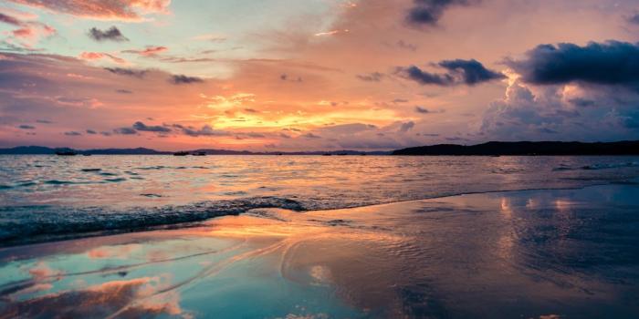 1366x768 Download wallpaper 1366x768 sea, beach, sunset tablet, laptop hd
