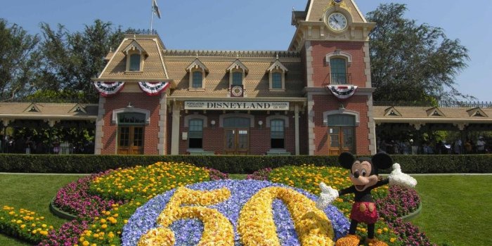 1024x768 Disney Spring Wallpaper Desktop