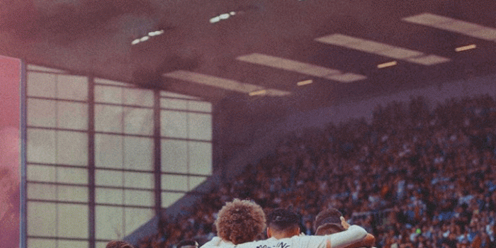 720x1280 Man Utd Away Support (With Team) Wallpaper. : reddevils