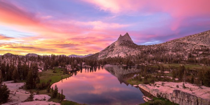 5458x3071 Pink Sunset at Upper Cathedral Lake Yosemite National Park 4K wallpaper