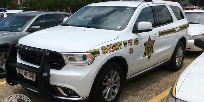 1080x810 Dodge Car - Car Wallpaper