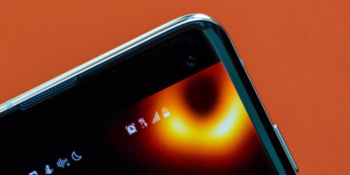 4000x2667 Disney and Pixar Galaxy S10 wallpapers are here. Here's how to get