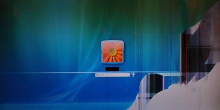 3240x2028 Broken Screen Wallpaper Windows Vista Login | Wallpaper | Broken