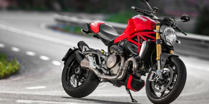 2880x1800 Ducati Bikes Wallpapers