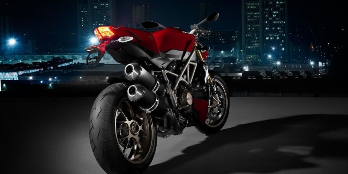 1680x1050 Ducati Motorcycle in the Night HD wallpaper