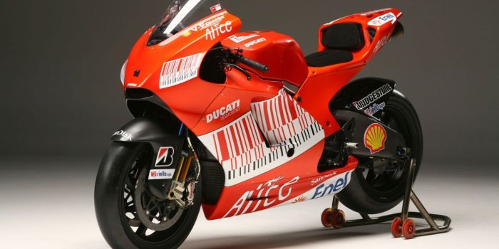 1280x720 Ducati Sports Bike Wallpapers in jpg format for free download