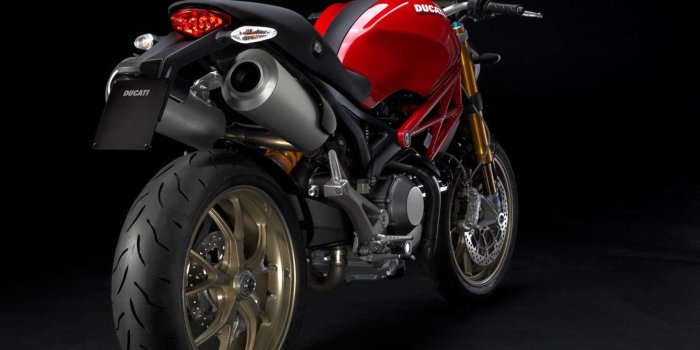 1600x1200 wallpaper: Ducati Monster 796 Wallpaper Hd