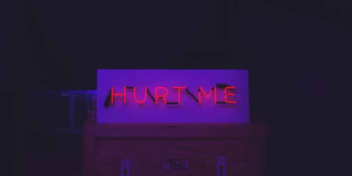 6000x4000 White and red Hurt Me LED signboard HD wallpaper | Wallpaper Flare