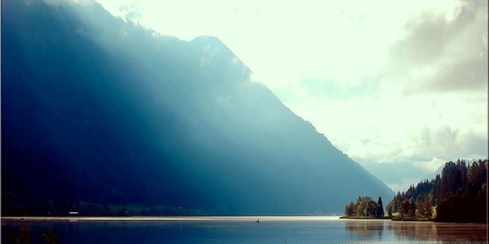 1024x768 Broken Morning Beach Wallpaper Clipart For Hd - Loch Free Wallpaper