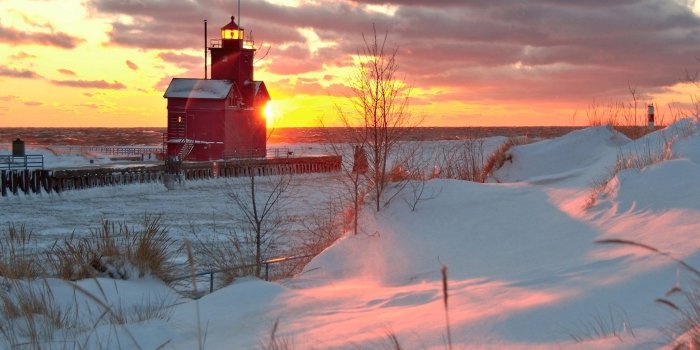 1920x1080 Lighthouses: Lighthouse Winter Sunrise Beacon Structure Sea Coast
