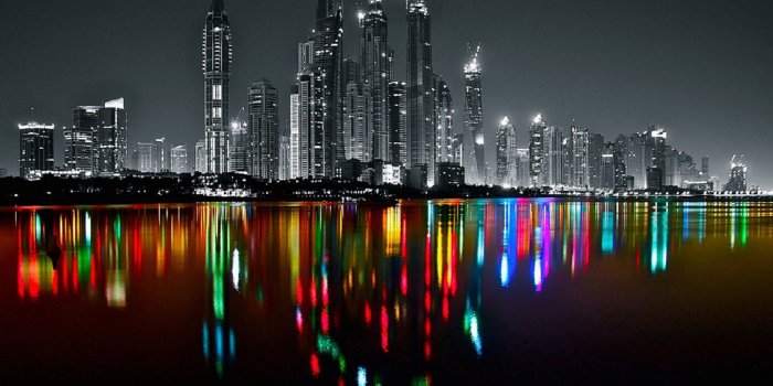 2816x1760 Art Dubai Modern Photography Wallpaper Desktop Of People
