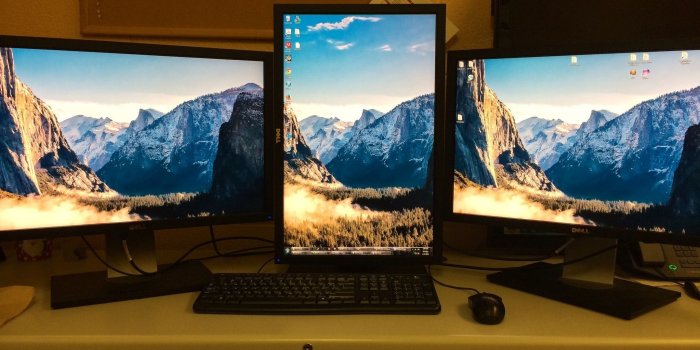 2047x1093 It's hard to find a decent wallpaper for a landscape-portrait