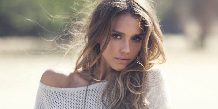 2732x2732 hf73-jessica-alba-pure-sexy-actress-wallpaper