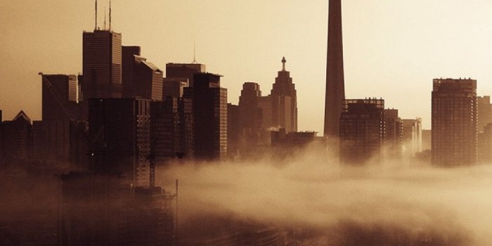 1000x1600 Toronto CN Tower City Fog Android Wallpaper free download