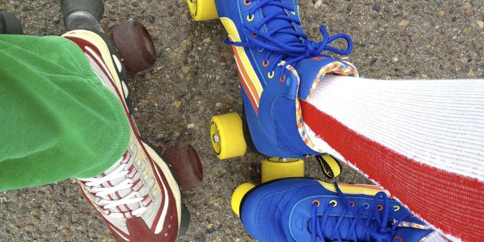 2448x2177 pair of blue roller skates free image | Peakpx