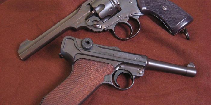 1600x1200 Gun Wallpaper Hd For Desktop - Wallpaper (#1504155) - HD Wallpaper