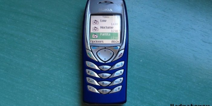 1280x720 Nokia 6100 retro review (old ringtones, wallpapers & game)