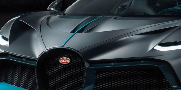1242x2688 2019 Bugatti Divo black supercar front view 1242x2688 iPhone XS Max