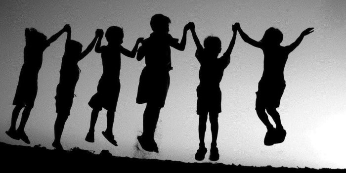 1086x816 Friendship Wallpapers