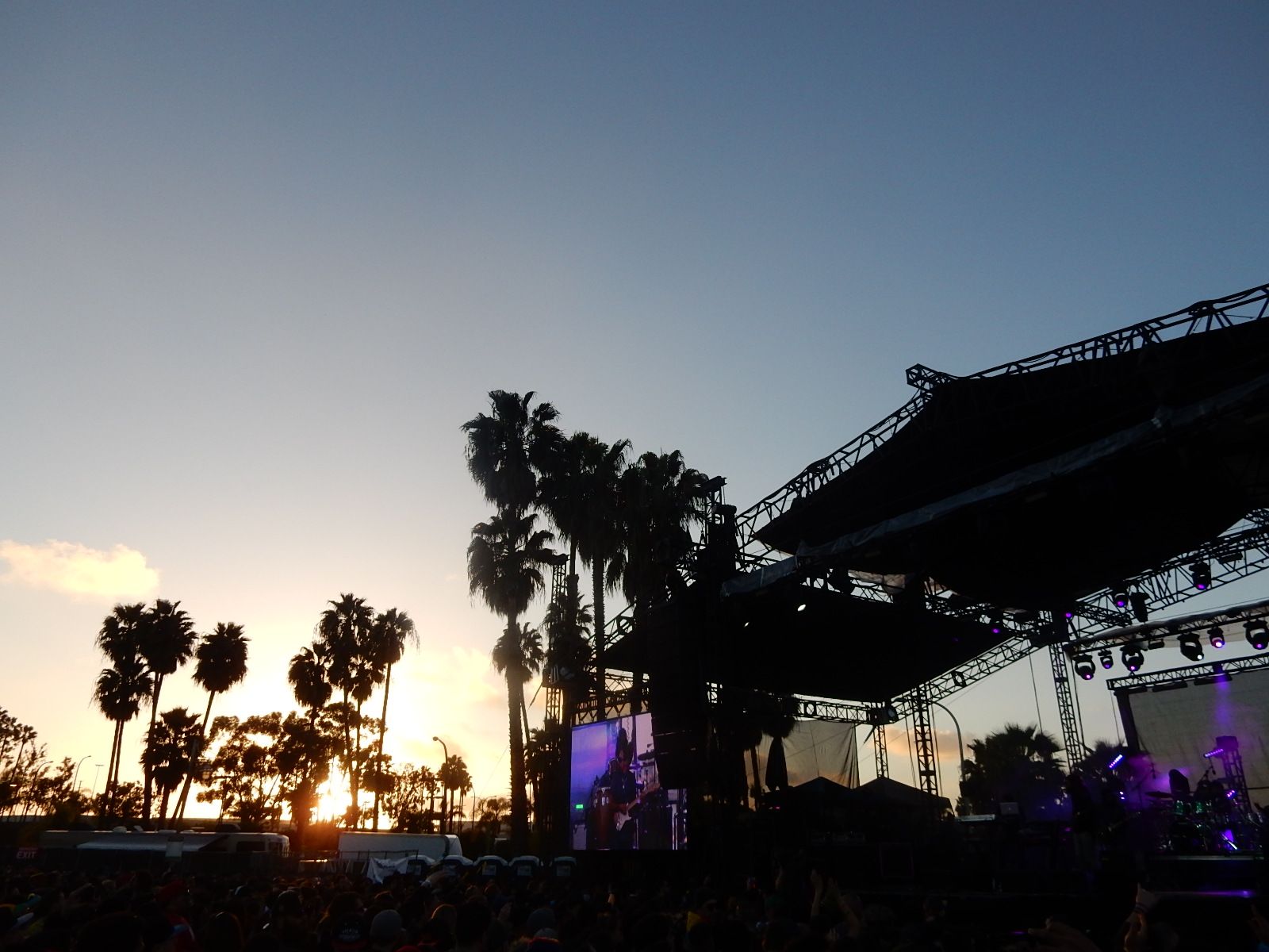 1600x1200 One Love Cali Reggae Fest brought all the good vibes to Long Beach