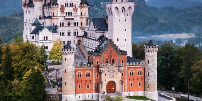 750x1334 Fairytale castle wallpaper for your iPhone 8 from Everpix | iPhone