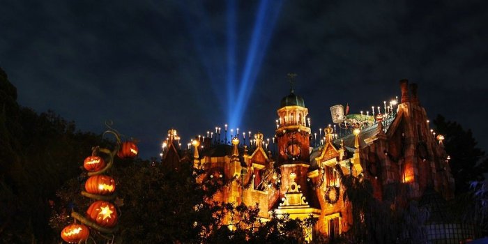 1024x768 Disneyland Halloween HD Wallpaper, Background Images