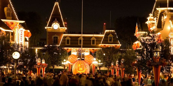1280x720 Scare up Some Fun with Halloween Time at the Disneyland Resort