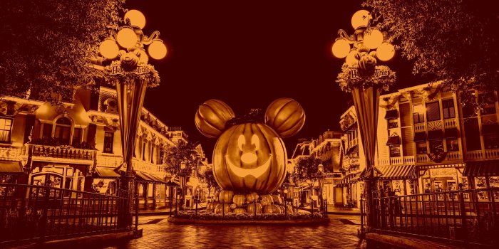 3600x2052 Mickey Mouse, Tourist Attraction, Street Light, Disneyland, Darkness