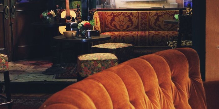 1280x1920 Friends - inside shot of Central Perk | FriendsLife | Friends