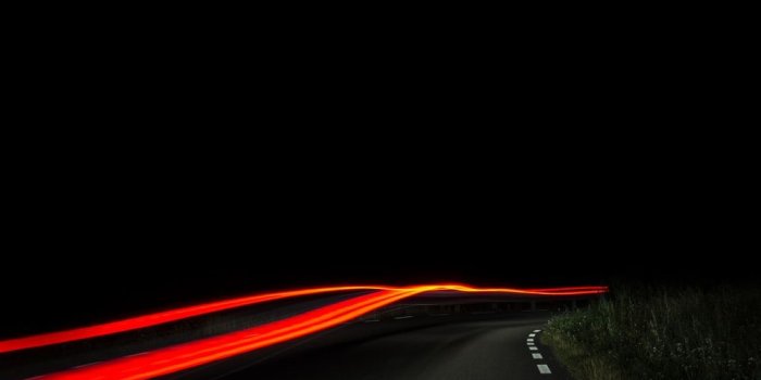 1000x1500 Åsa street light trail at night | HD photo by Benjamin Blättler