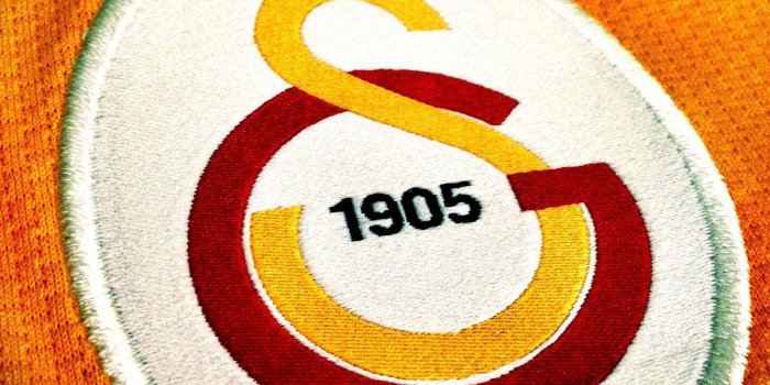 2560x1600 Download wallpapers Galatasaray SK, emblem, Turkish football club