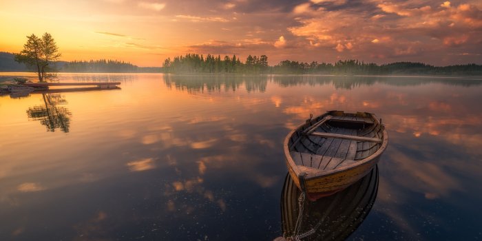 3840x2400 Sunset Reflection Boat In Peaceful Lake Lake Ringerike Norway