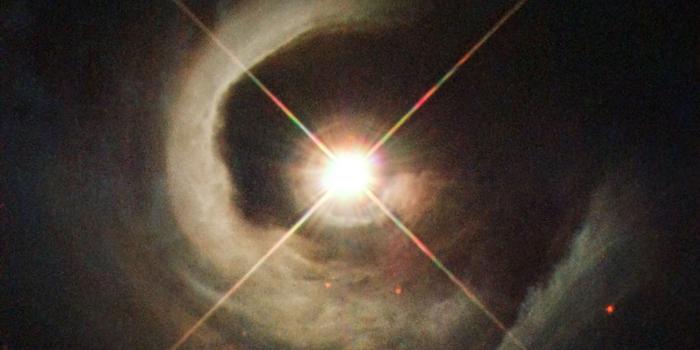 2048x1536 A young star takes centre stage | ESA/Hubble