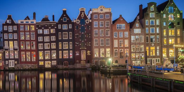 2560x1440 Wallpaper Amsterdam Netherlands Canal Evening Marinas 2560x1440