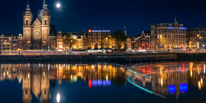 3840x2160 Desktop Wallpapers Amsterdam Netherlands Moon reflected 3840x2160