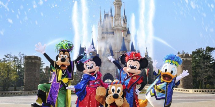 2048x1669 Disneyland Wallpapers