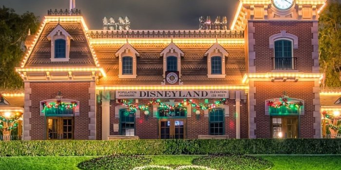 1080x1920 Man Made/Disneyland (1080x1920) Wallpaper ID: 596389