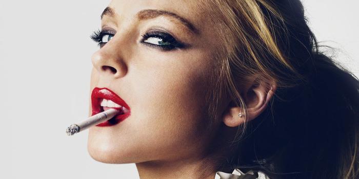 1242x2208 iPhonePapers - hc39-lindsay-lohan-smoking-lips-sexy-actress-celebrity