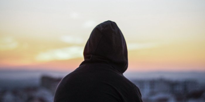 2304x3456 Sad Man Photos - Sad Alone (#312741) - HD Wallpaper Download