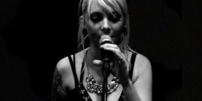 2335x3936 Maria Brink Wallpapers