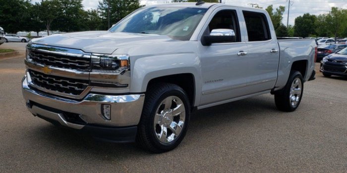 1024x768 Pre-Owned 2016 Chevrolet Silverado 1500 LTZ Crew Cab Pickup in