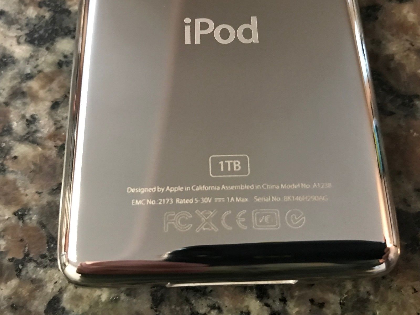 1600x1200 1TB Apple iPod Classic 5th Gen