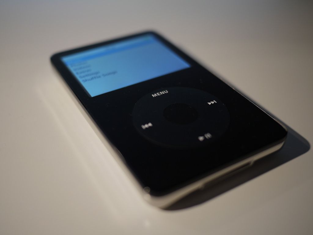 1024x768 How to: Reviving Your Classic iPod with Flash Memory and New Battery
