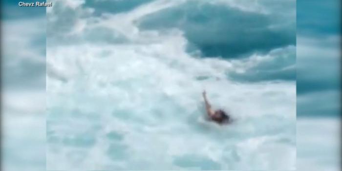 1600x900 VIDEO: Couple swept out to sea while taking pictures in Hawaii