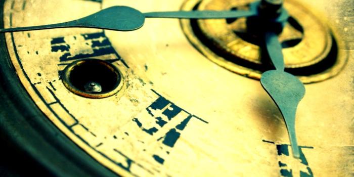 1562x987 Clock Close Hd Wallpaper | Wallpapers Latest