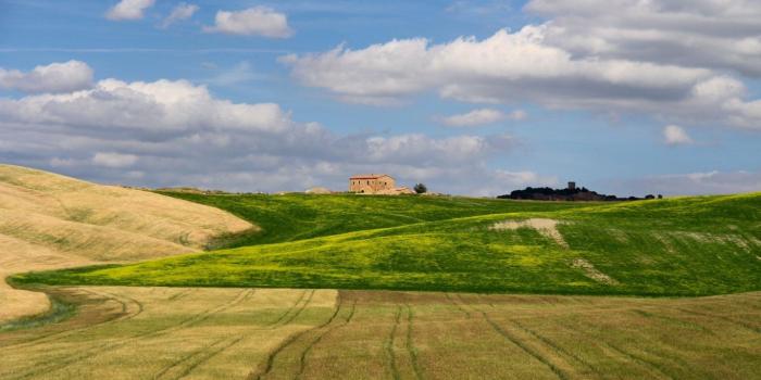1366x768 Field: Beautiful Fields Tuscan Farm House Clouds Flower Wallpaper